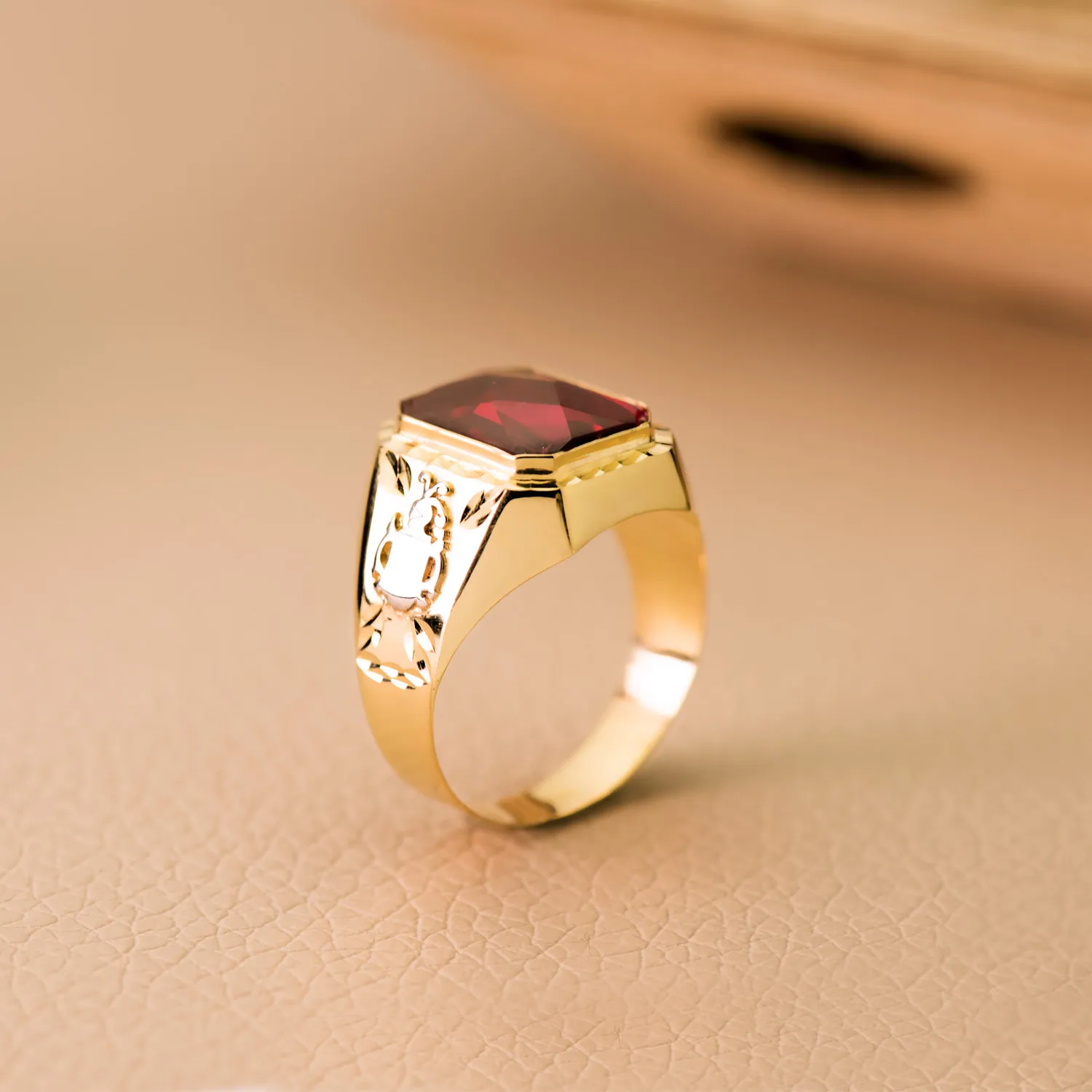 Anillo Oro Hombre Piedra Roja