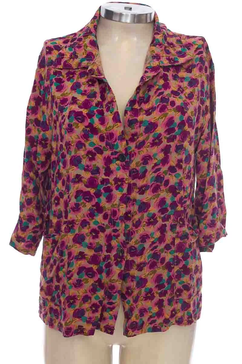 BLUSA COLOR ESTAMPADO  CLOSEANDO