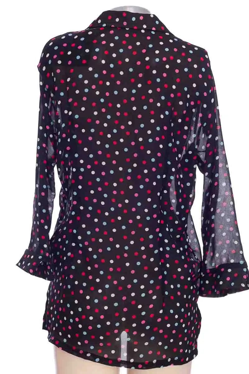 BLUSA COLOR NEGRO  CLOSEANDO