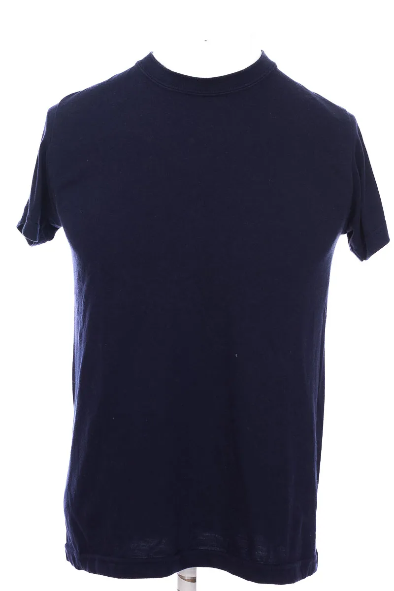 CAMISETA COLOR AZUL  CLOSEANDO