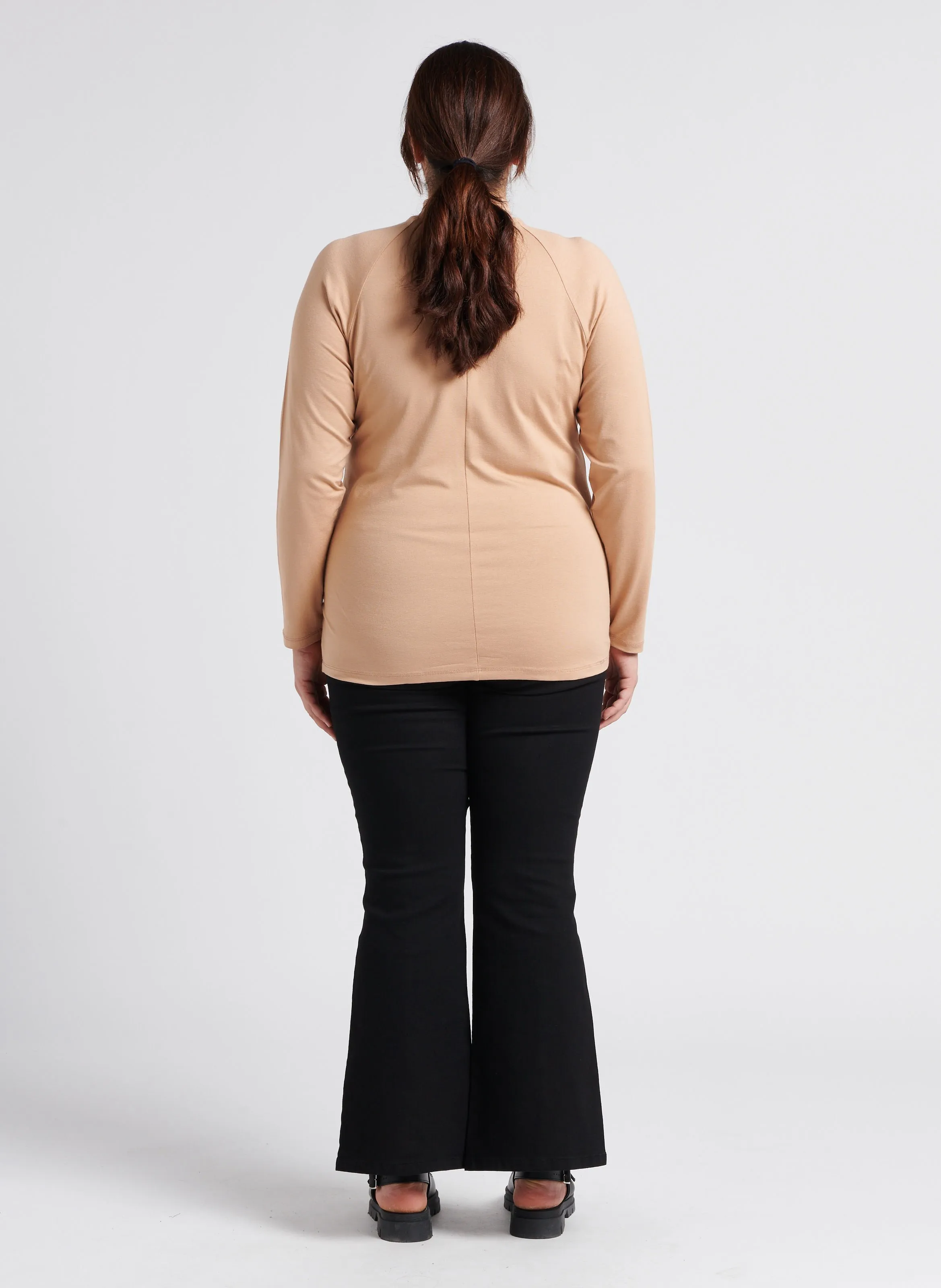 Camiseta cuello alto en beige