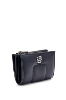 Cartera guateada de piel sintética con monograma Double B