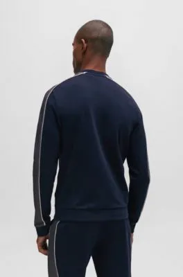 Chaqueta con cremallera y logo bordado