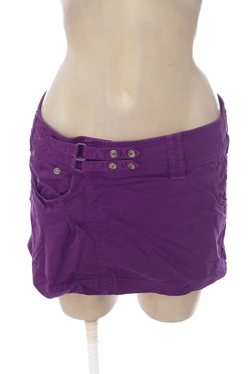 FALDA COLOR MORADO  CHEVIGNON