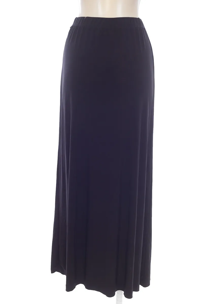FALDA COLOR NEGRO  CLOSEANDO