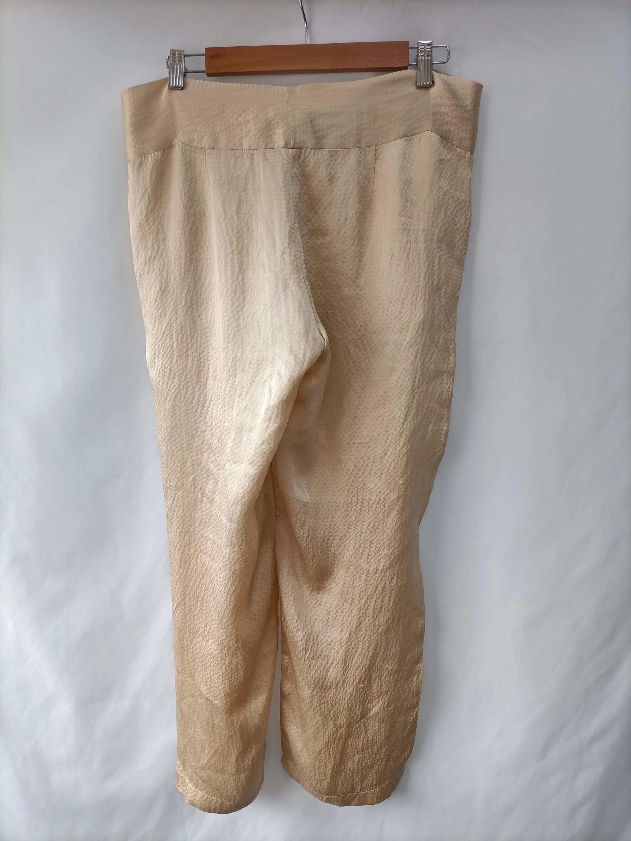 MASSCOB. Pantalón Fluido dorados T.34