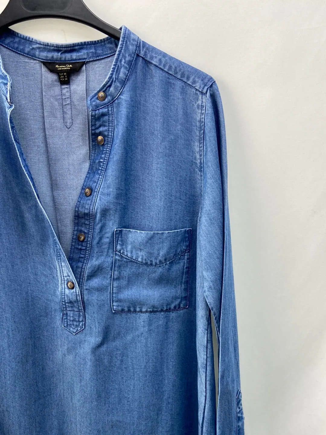 MASSIMO DUTTI.Camisa vaquera fluida t.34