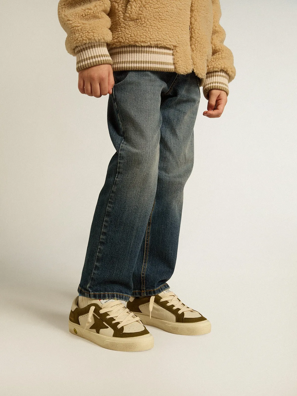 May Junior de piel blanca y verde militar 
