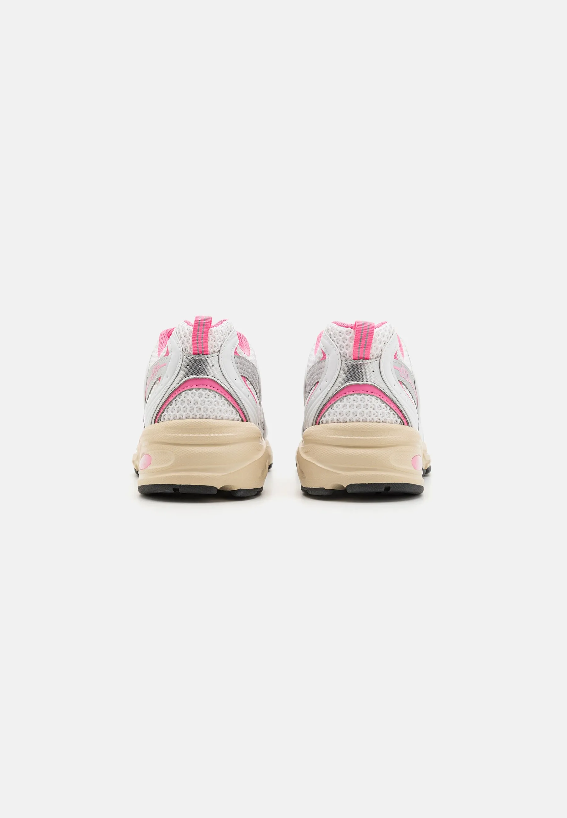 MR530  ZAPATILLAS