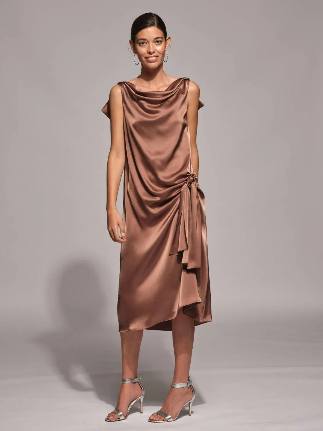 NOEMI VESTIDO MARRON MOSKADA