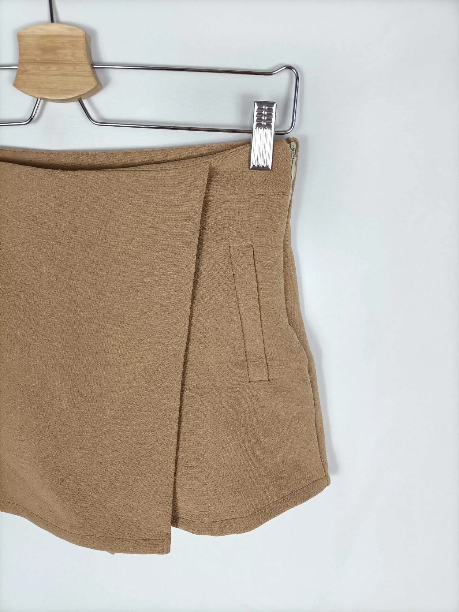 OTRAS.Falda pantalón beige T.36