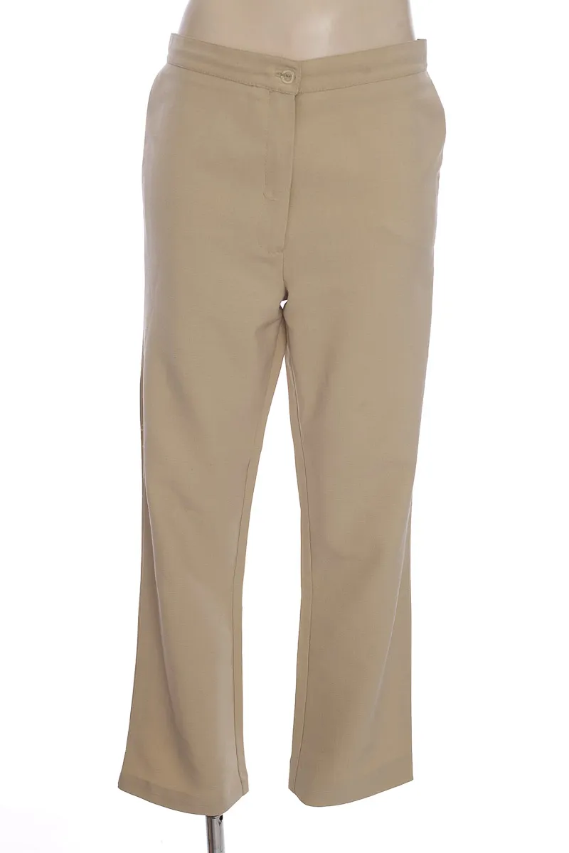 PANTALóN COLOR BEIGE  CLOSEANDO