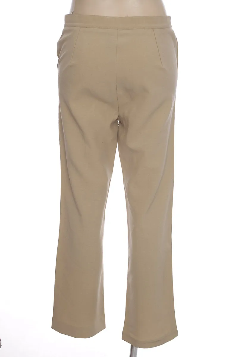 PANTALóN COLOR BEIGE  CLOSEANDO