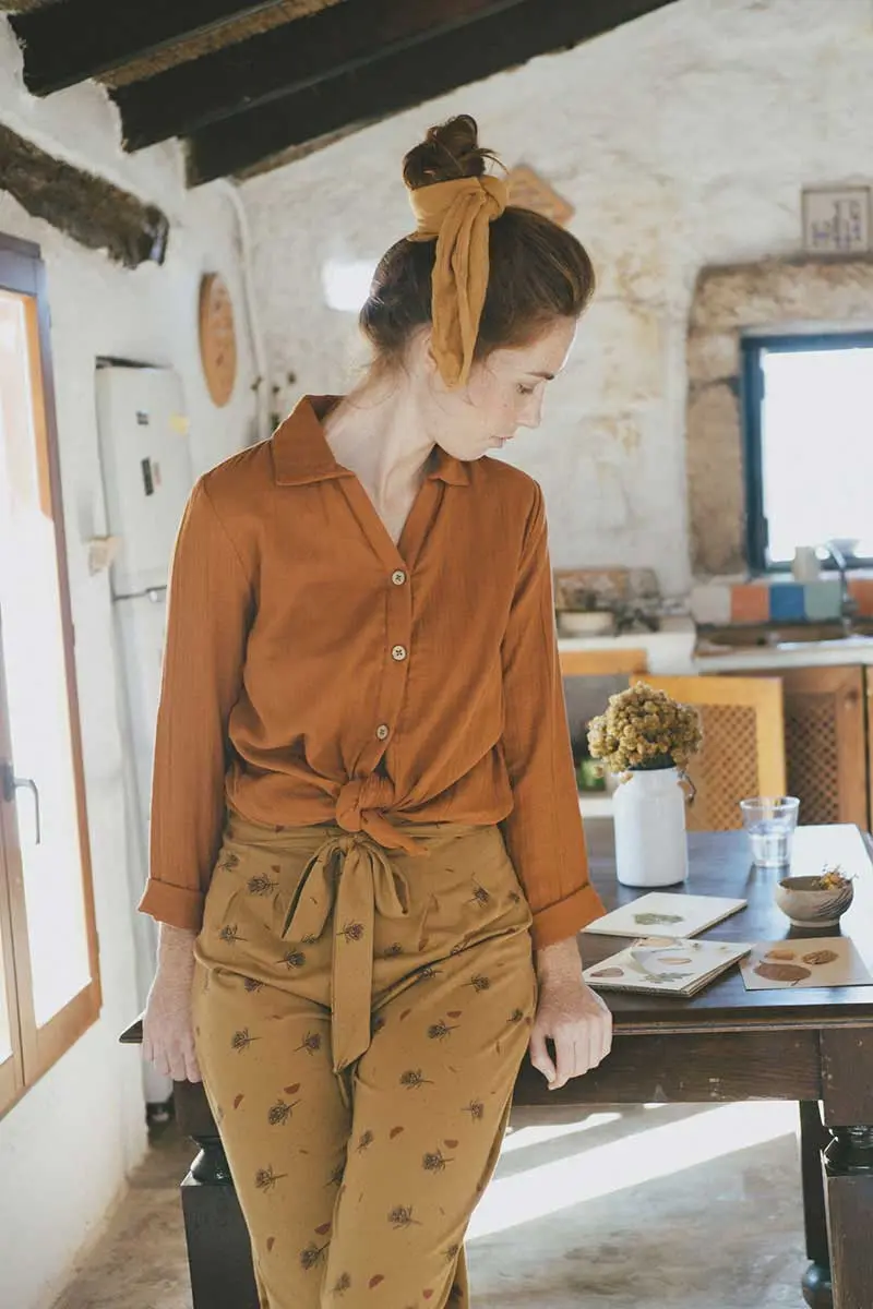 Pantalón culotte ecológico mostaza con flores de cardo