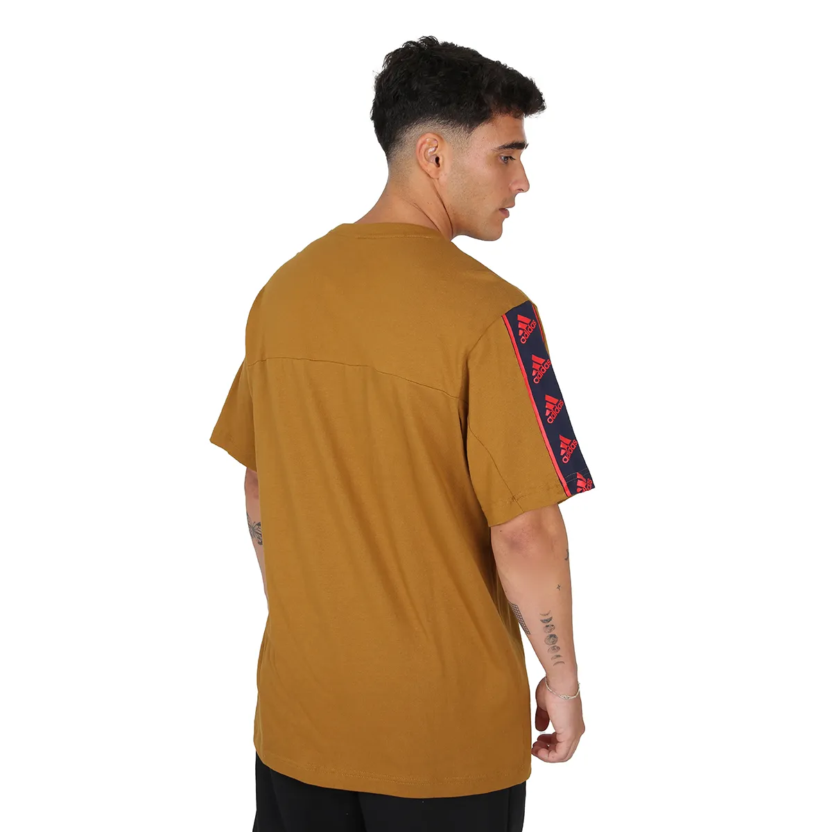 Remera Urbana adidas Brandlove Hombre