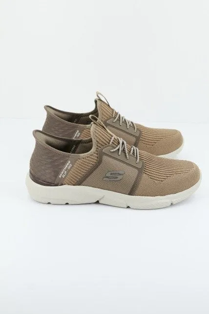 SKECHERS SLIPINS: INGRAMBRACKETT