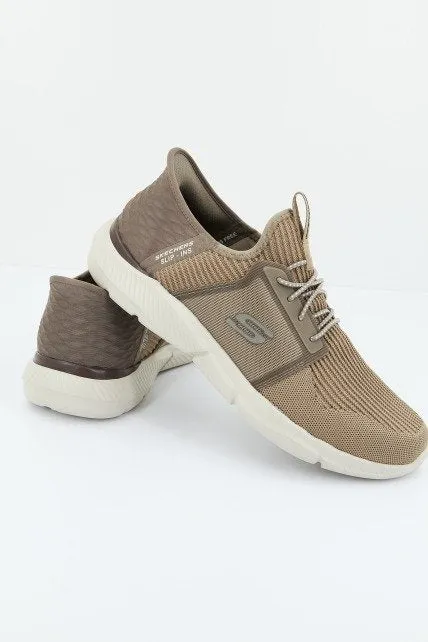 SKECHERS SLIPINS: INGRAMBRACKETT
