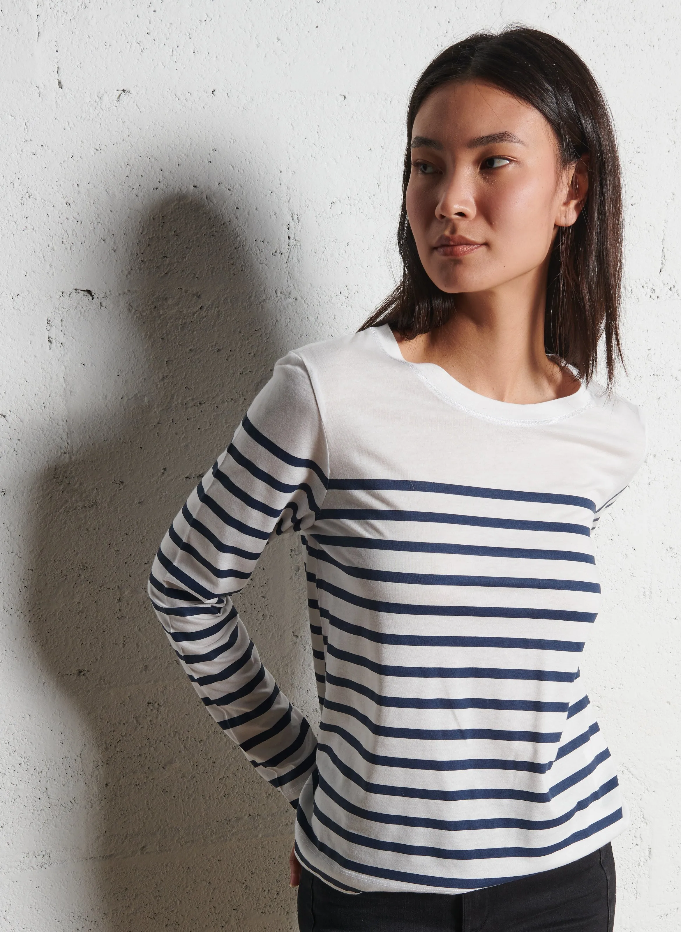 SUD EXPRESS TEREZA  CAMISETA RECTA DE CUELLO REDONDO A RAYAS EN MEZCLA DE ALGODóN EN BLANCO