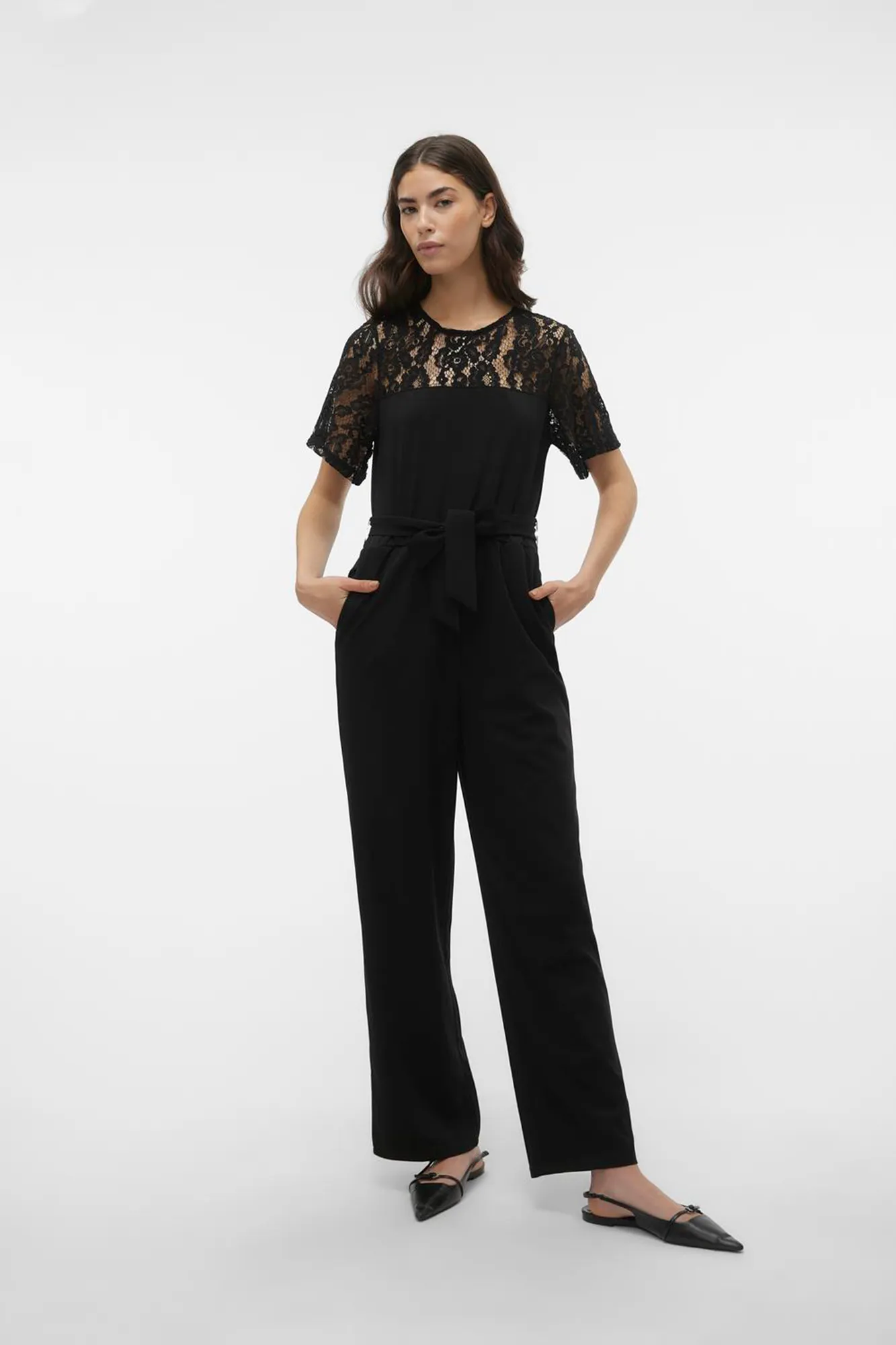 Vero Moda Mono largo detalles de encaje