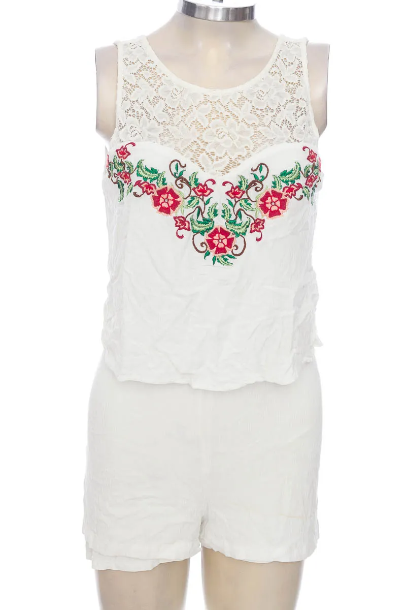 VESTIDO / ENTERIZO COLOR BLANCO  STUDIO F
