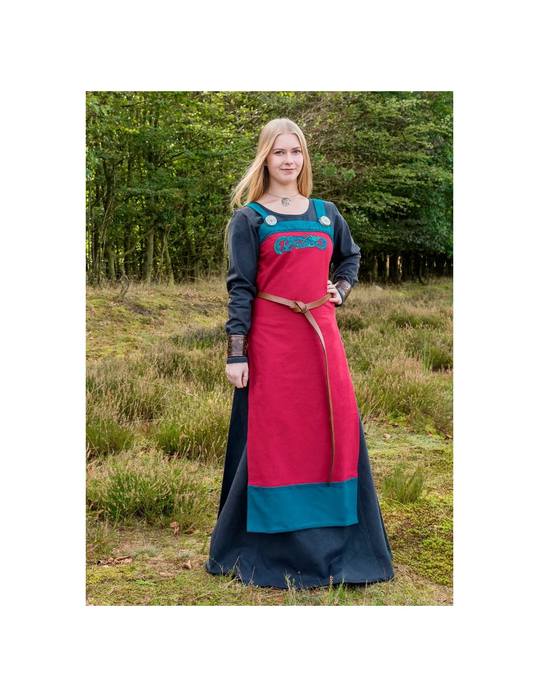 Vestido delantal vikingo rojo Hilja con bordados